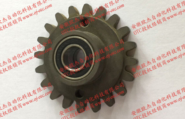 OTC DAIHEN U5185P00 wire feed wheel gear front view