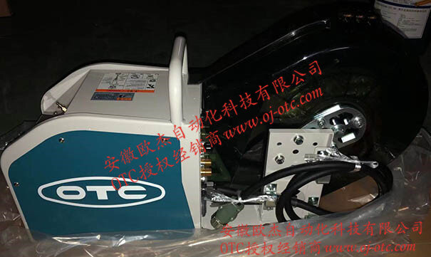 OTC DAIHEN CMAW-7402 wire feeder side view with feed mechanism