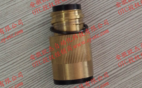 OTC DAIHEN L10603D00 Torch Insulator - Side View